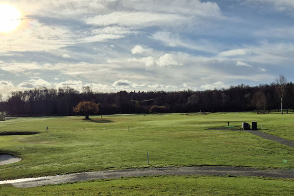 Korthålsbana och Driving Range